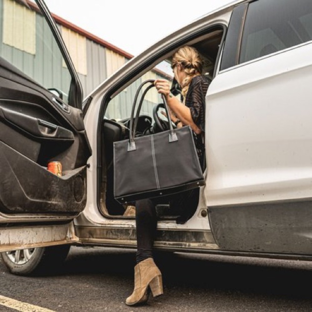 Galco Gunleather Metropolitan Holster Handbag for Concealed Carry - Picture 3 of 9